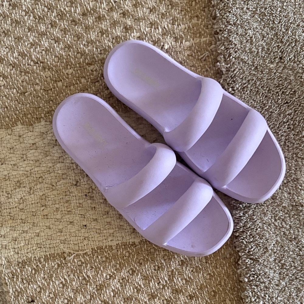 Old Navy Lavender Slide Sandals